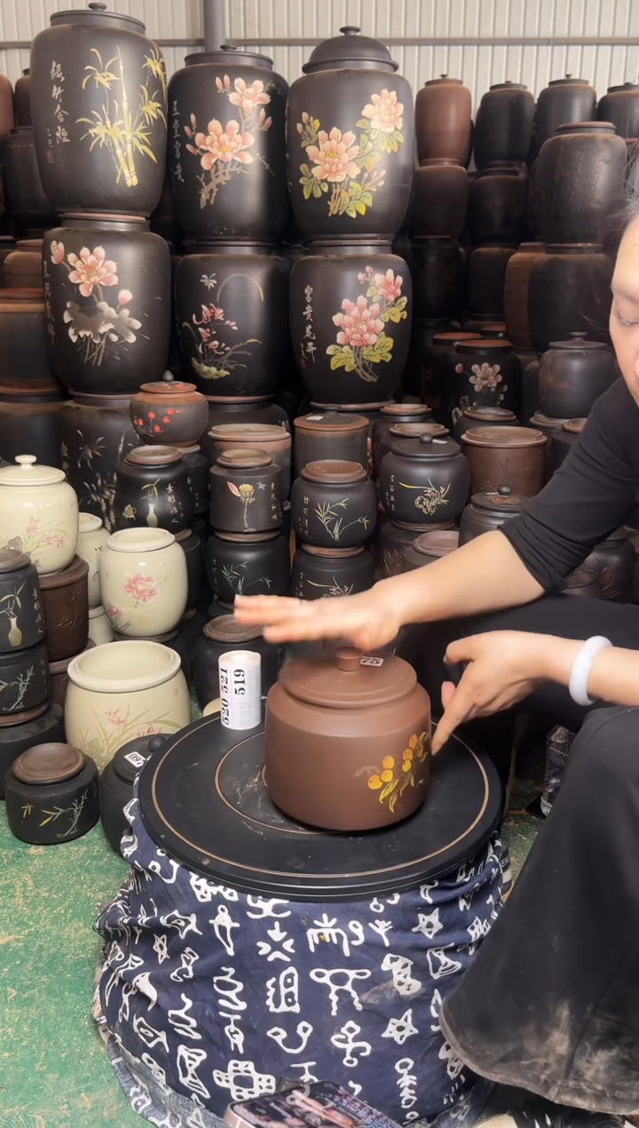【闪购商品】壶大大瑕疵茶叶罐 德钟古铜色 175