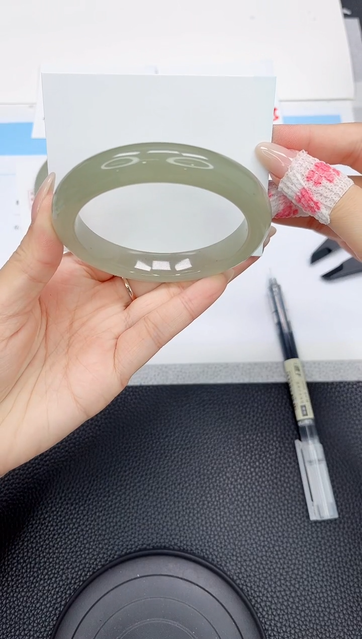 石英质玉手镯未镶嵌93-62