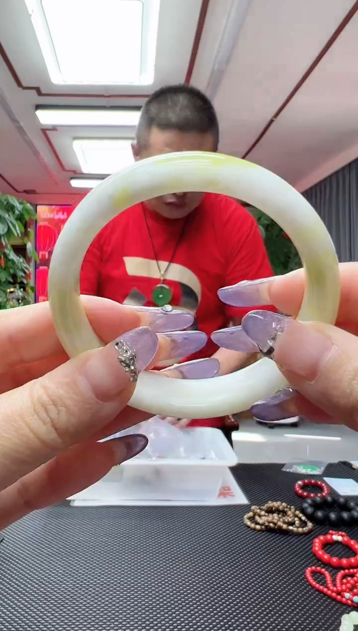 【闪购商品】蛇纹石玉手镯未镶嵌多样性发货其中发一