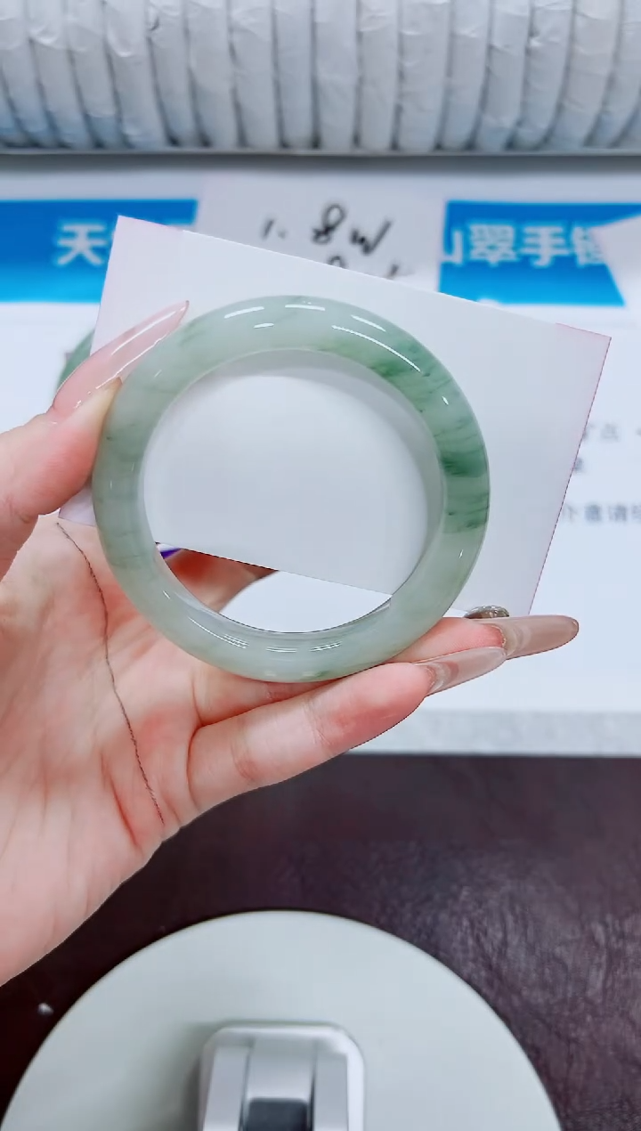 石英质玉手镯未镶嵌123/52.5