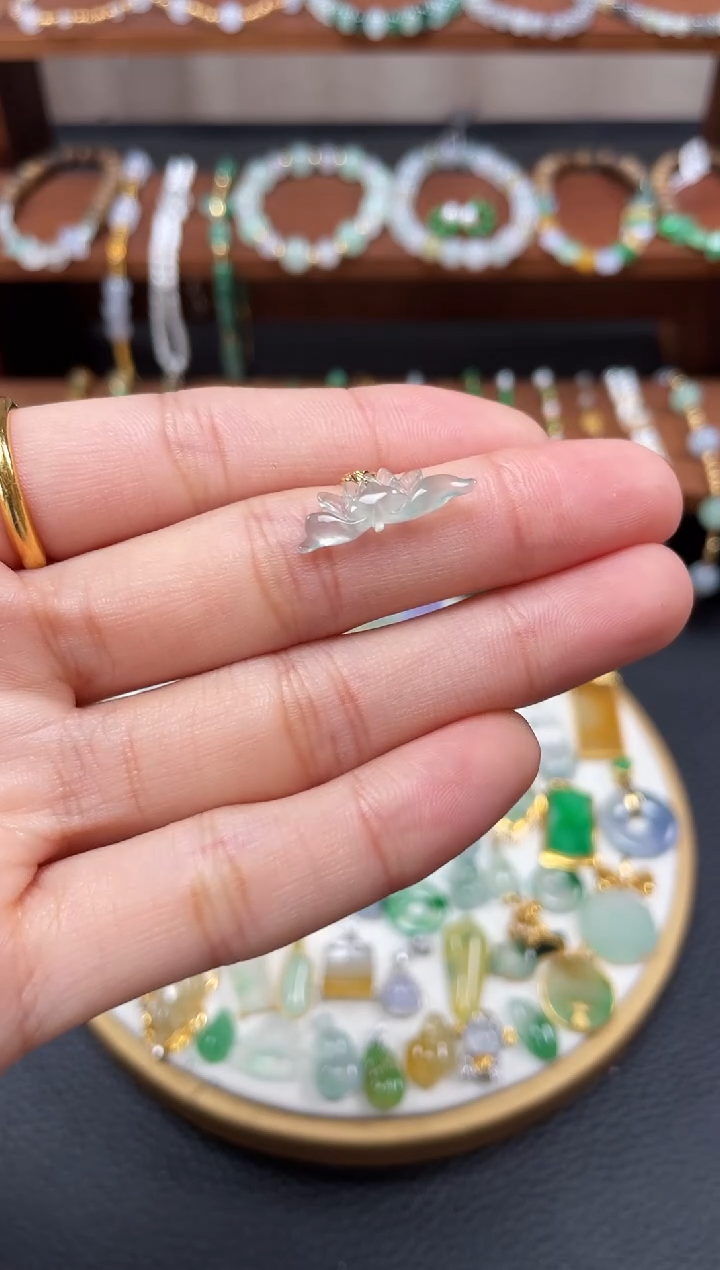【闪购商品】翡翠吊坠(不含链)18K金镶嵌一个  JK309