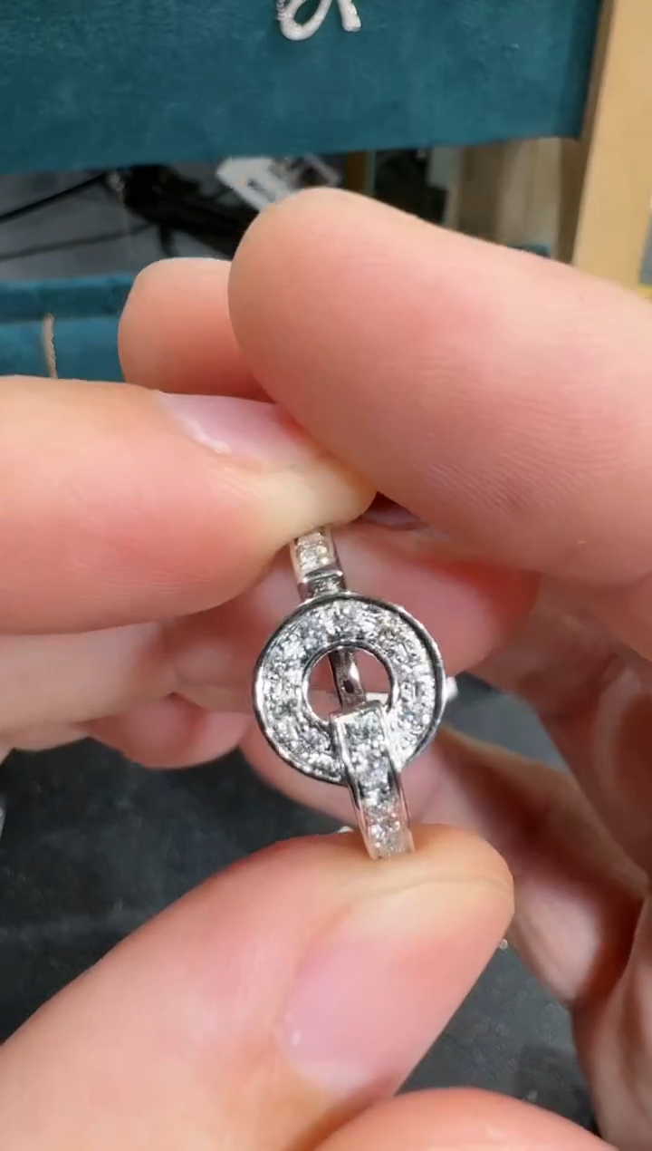 【闪购商品】钻石戒指18K金镶嵌k白戒指