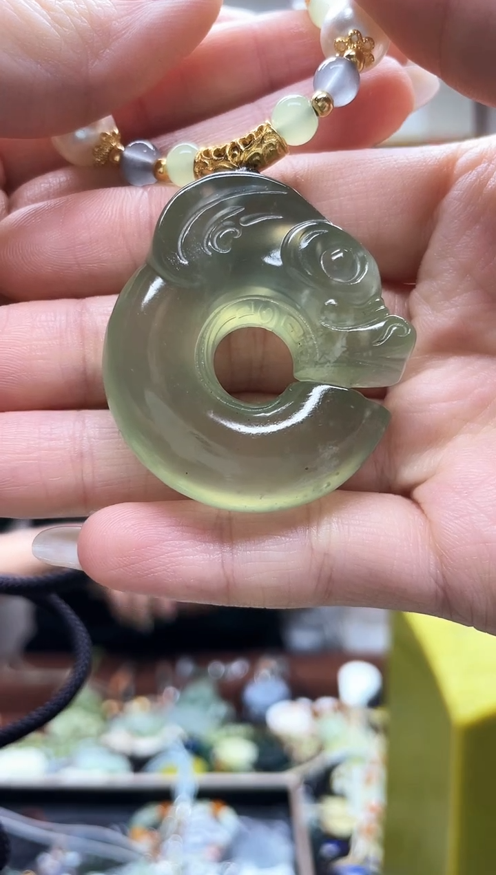 未镶嵌岫玉吊坠·