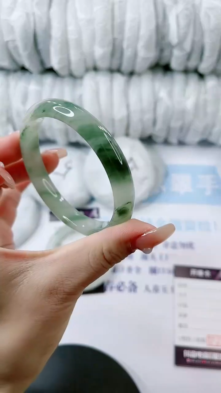 【闪购商品】石英质玉手镯未镶嵌0297006195-