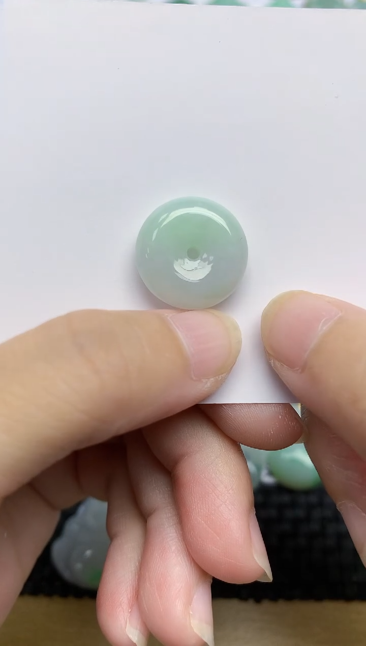 翡翠未镶嵌颈饰天然翡翠A货