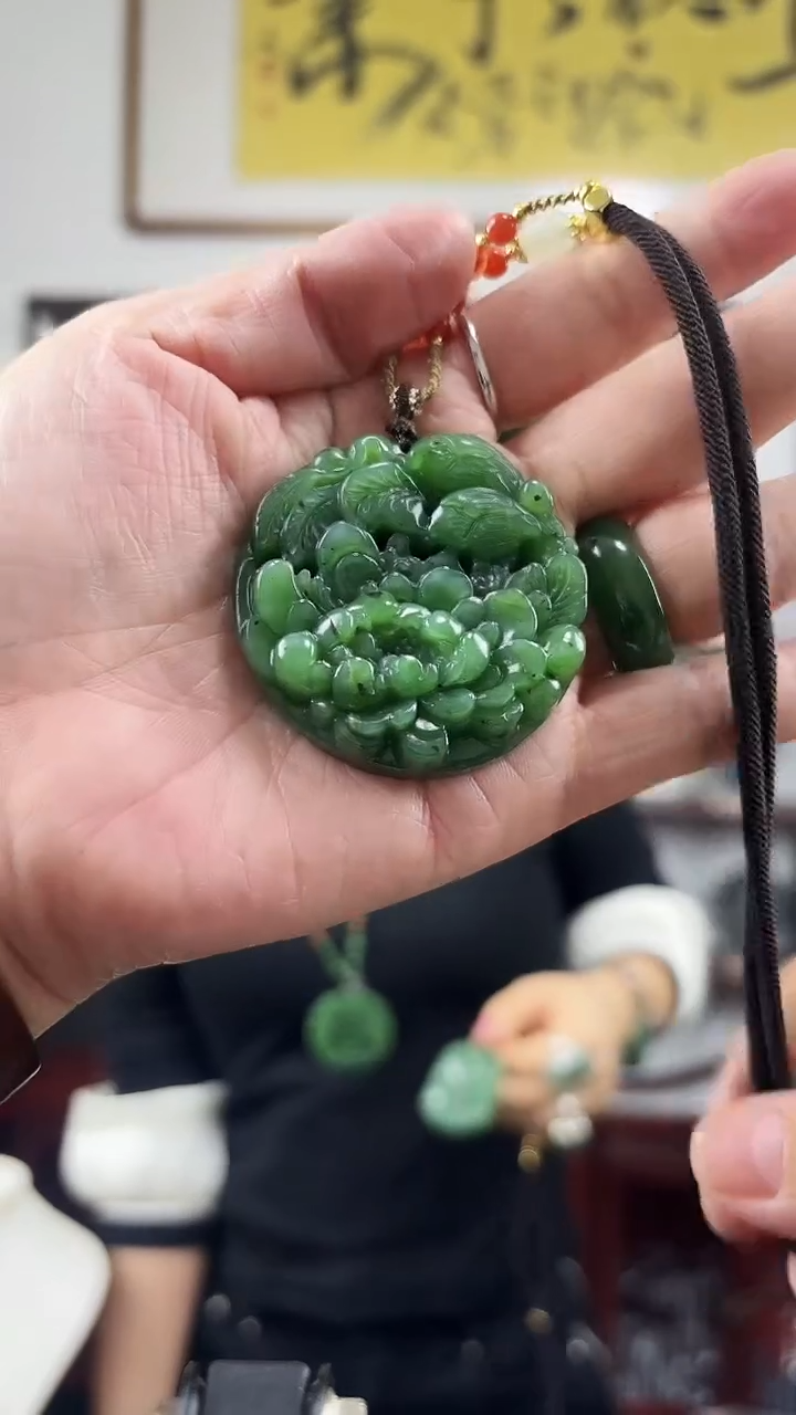 颈饰未镶嵌和田玉花开富贵