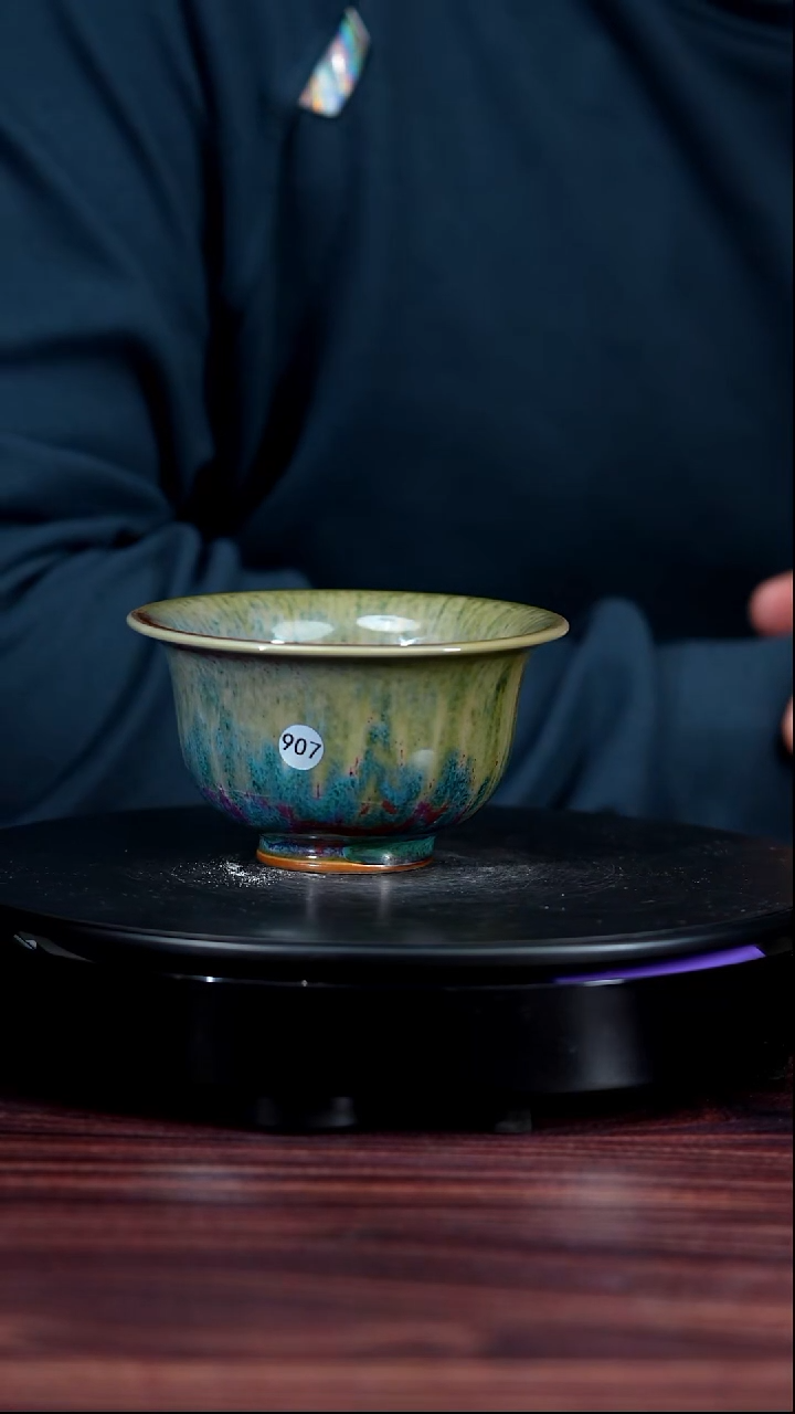 907#李盼龙一级品原矿钧瓷压手杯
