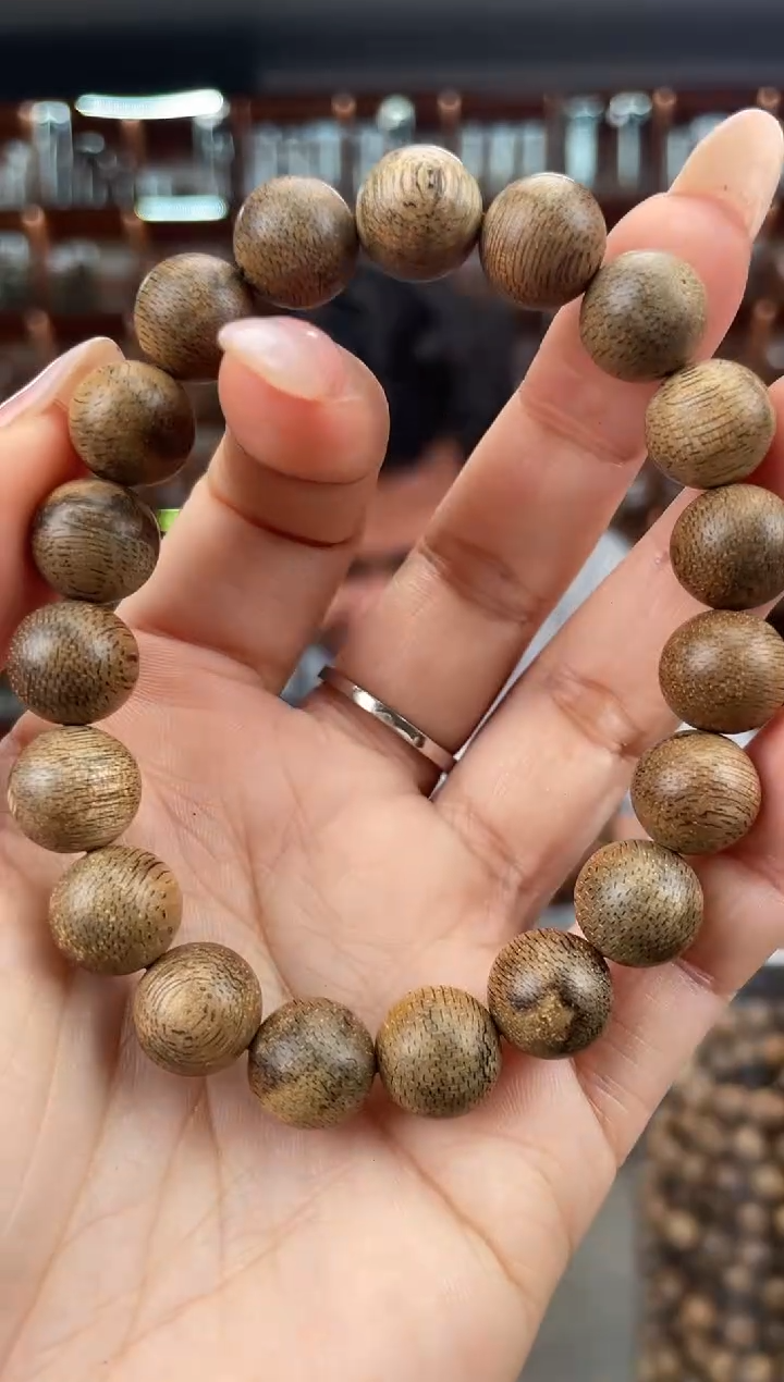 【闪购商品】沉香手串31号菩萨棋多样性发一条