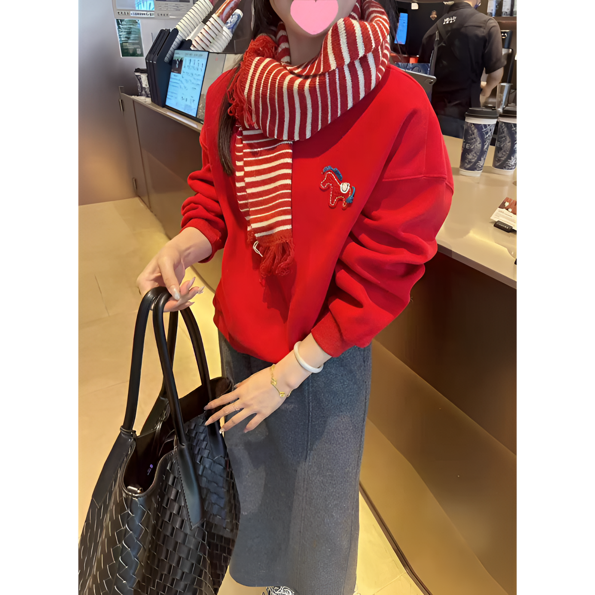 2025爆款冬季暮冬绒套头落肩袖圆领刺绣贴布卫衣马年休闲上衣6060