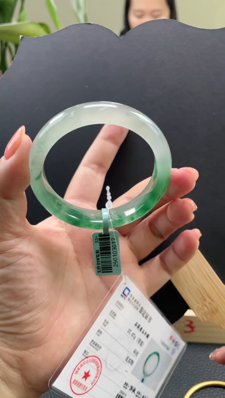 【闪购商品】石英质玉手镯未镶嵌口径53+