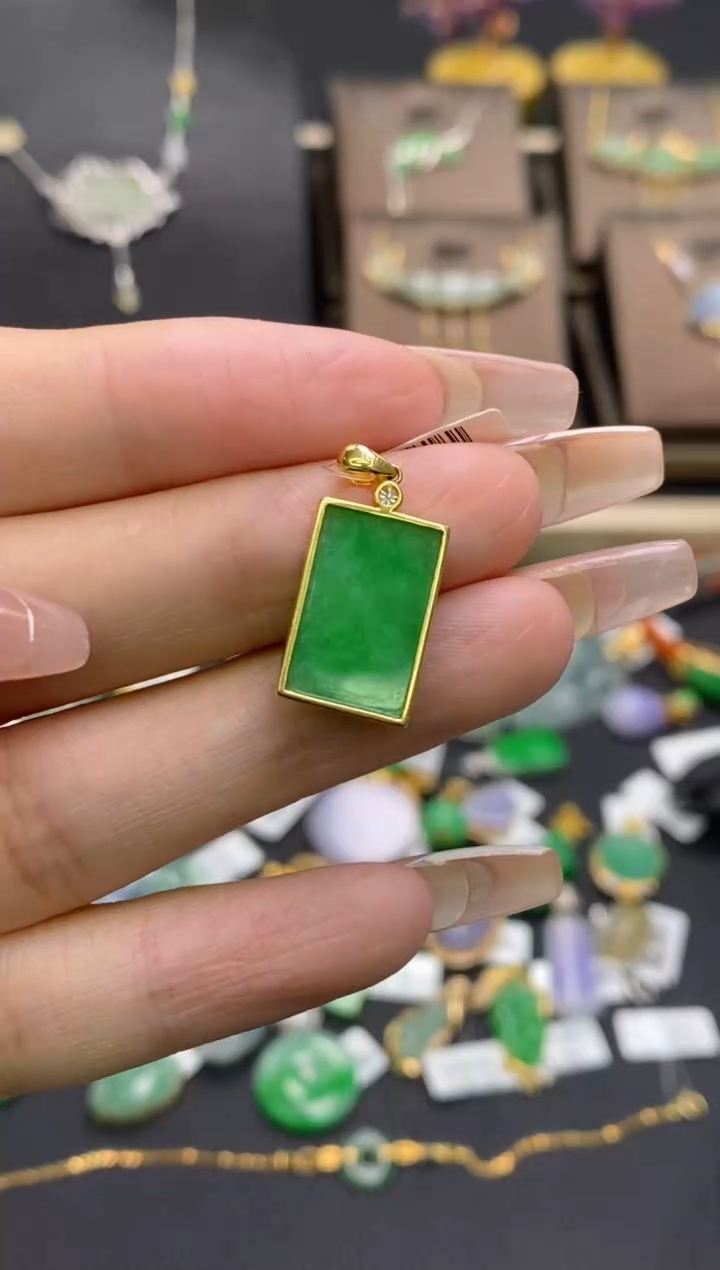 【闪购商品】翡翠颈饰18K金镶嵌净货18488