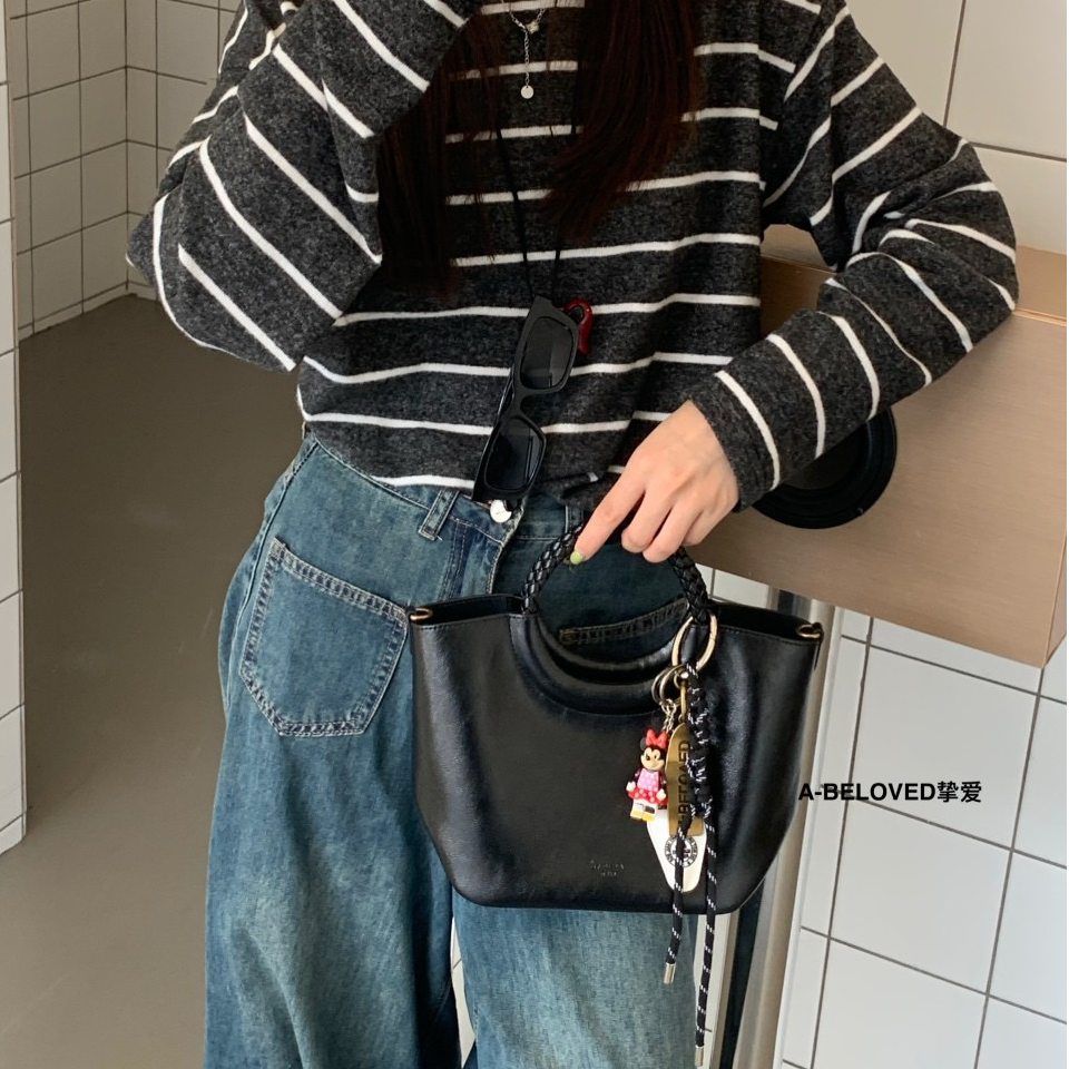 2025秋冬新款腋下潮流复古单肩斜挎包休闲韩版女包  8120