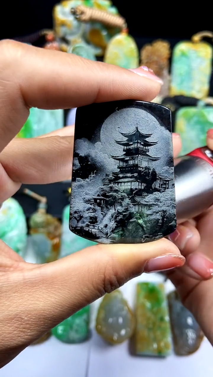 【闪购商品】翡翠颈饰未镶嵌翡翠A货