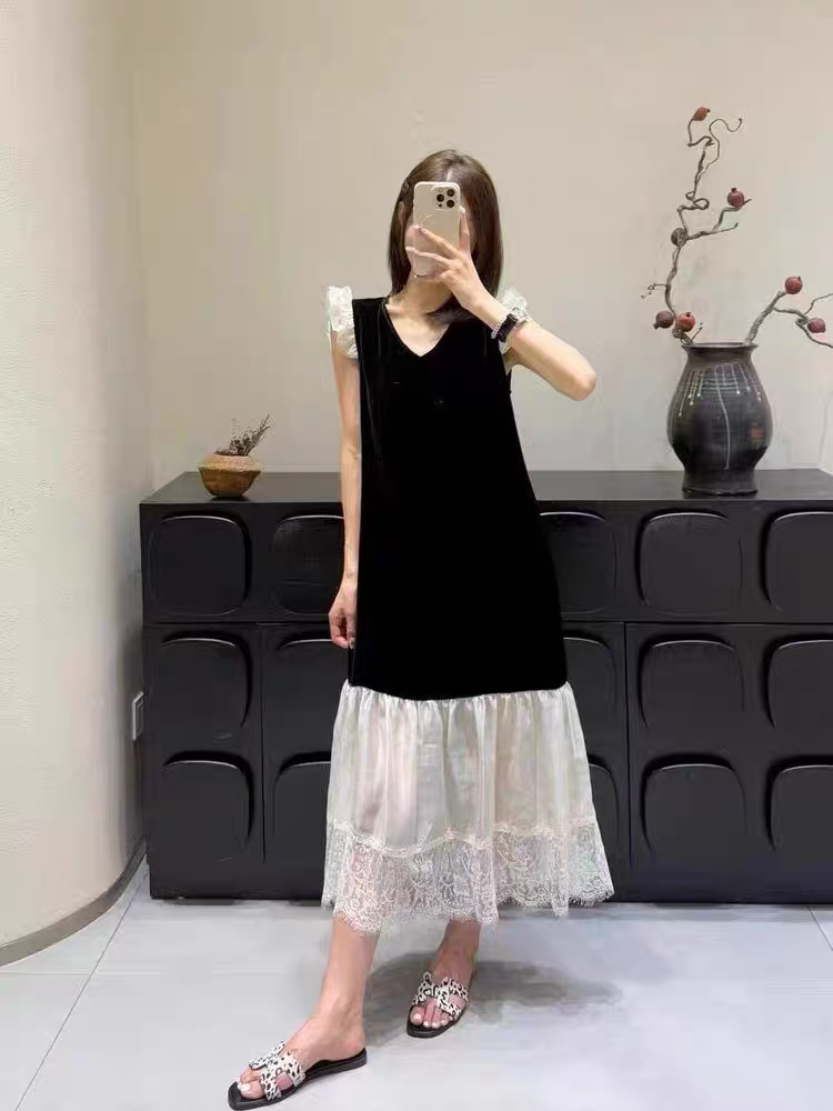 小飞袖真丝丝绒拼接蕾丝连衣裙