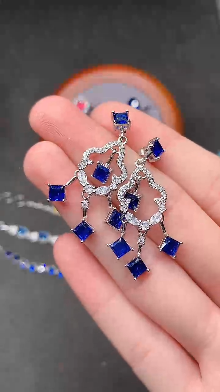 【闪购商品】蓝宝石耳饰银S925镶嵌......