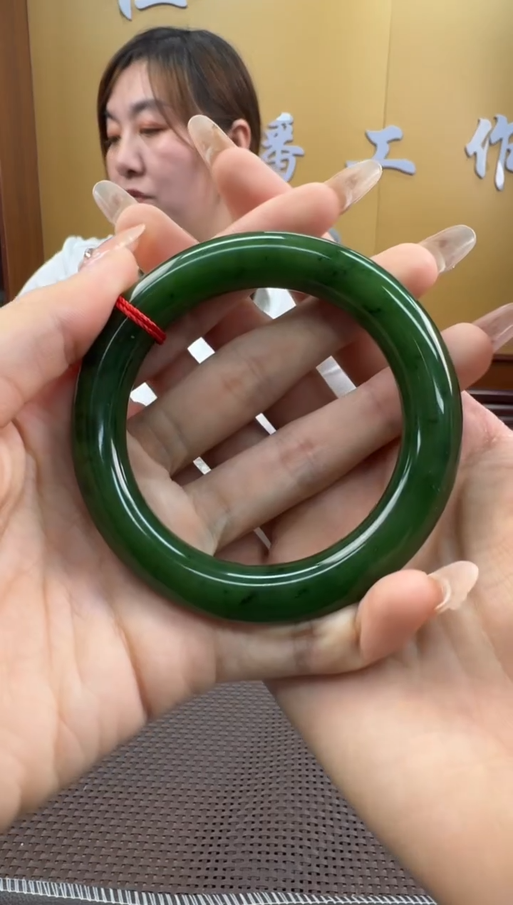 【闪购商品】和田玉手镯未镶嵌57