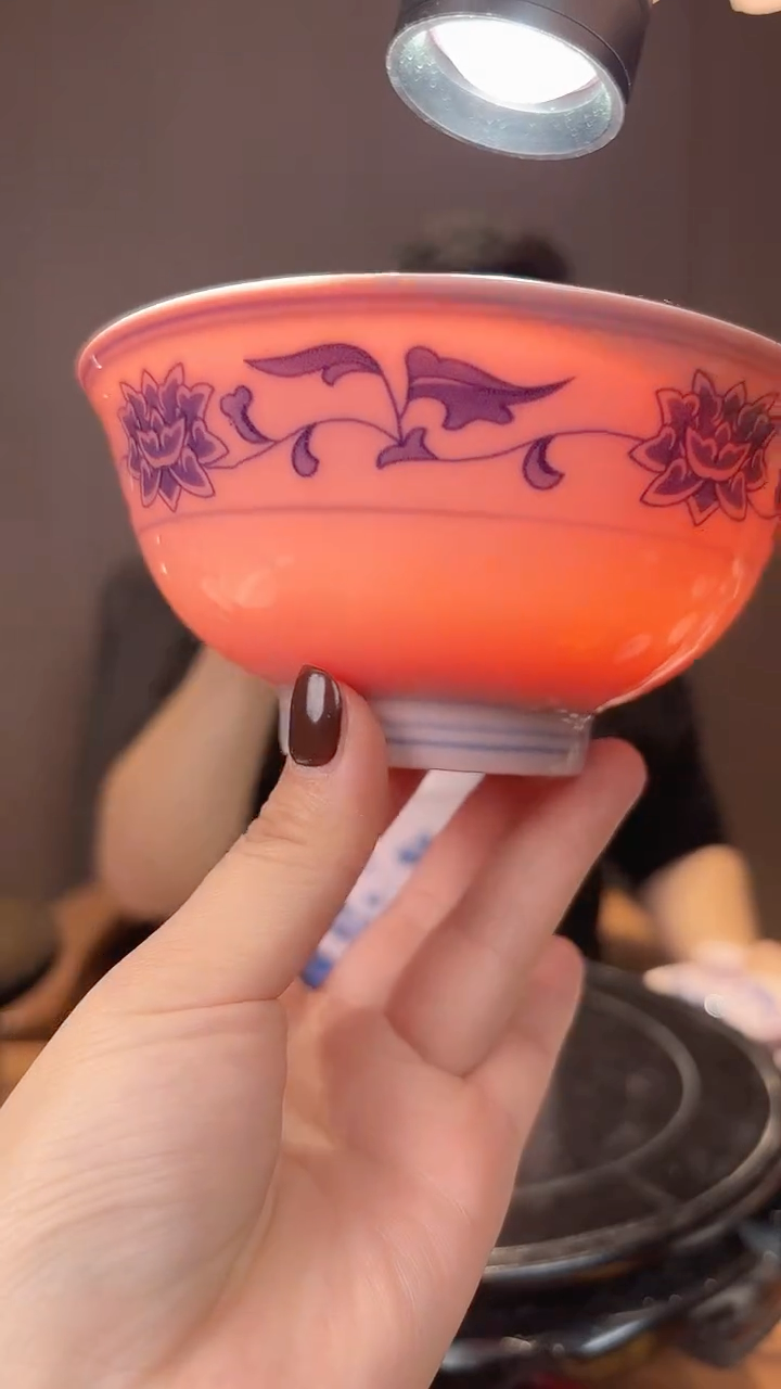 B18景德镇红稀稀梨花缠枝莲米饭碗一只