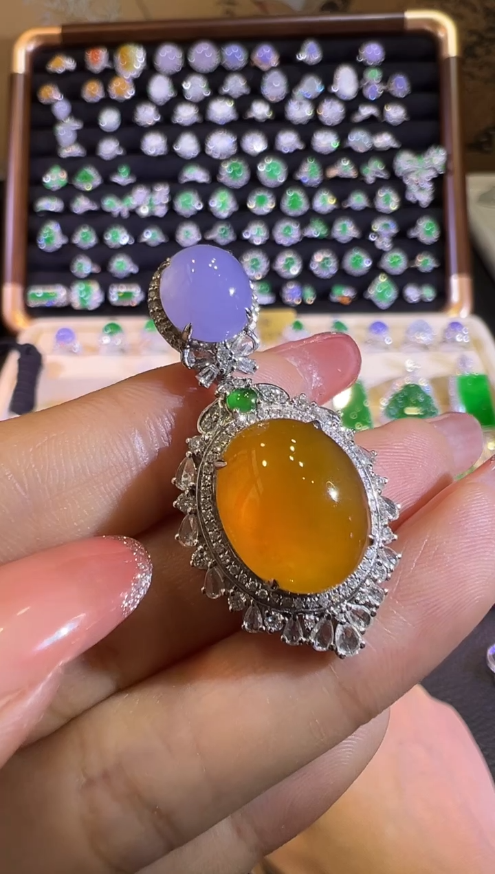 【闪购商品】翡翠吊坠(赠链)18K金镶嵌紫罗兰冰糖黄双蛋面吊坠