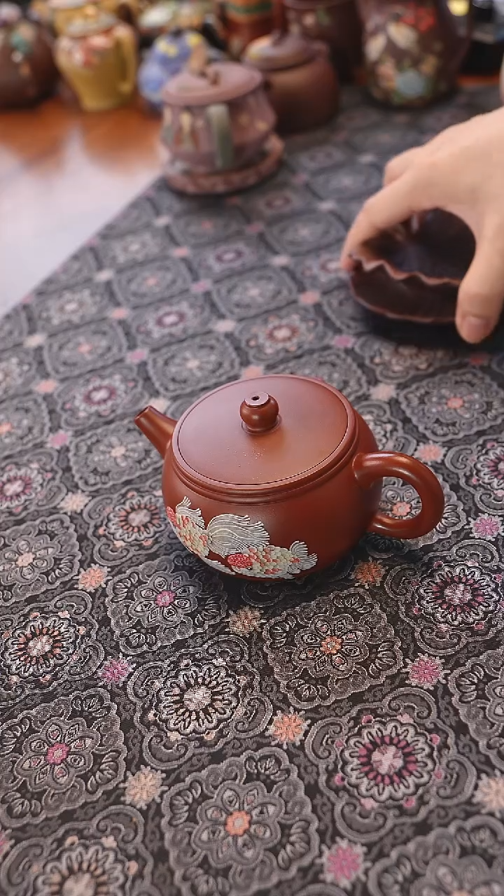 茶壶紫砂锦鲤汉瓦