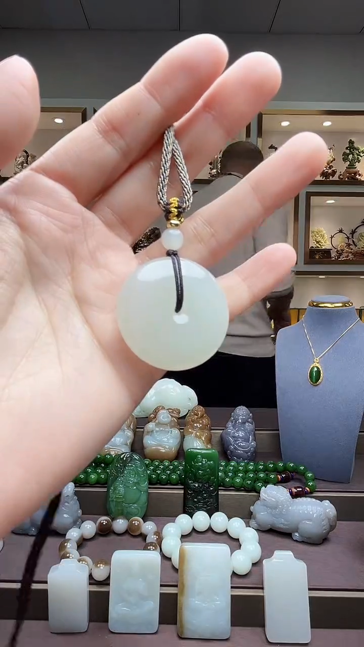 【闪购商品】和田玉颈饰未镶嵌苏