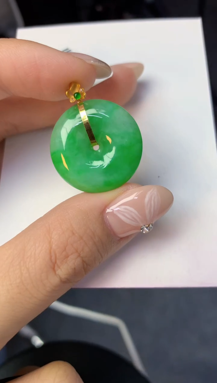 颈饰18K金镶嵌翡翠天然缅甸a货翡翠百元以上9元证书费自理