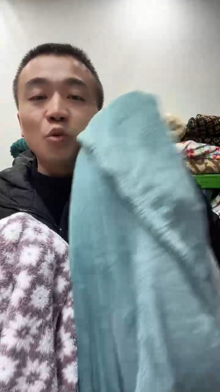 聚酯纤维1.5*1.8云毯瑕疵随机