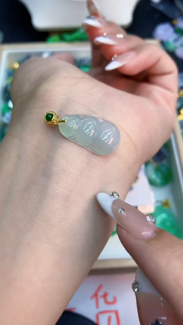 翡翠未镶嵌吊坠(不含链)1