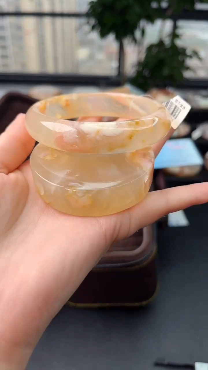 【闪购商品】石英质玉手镯未镶嵌赠送镯心（圈口60