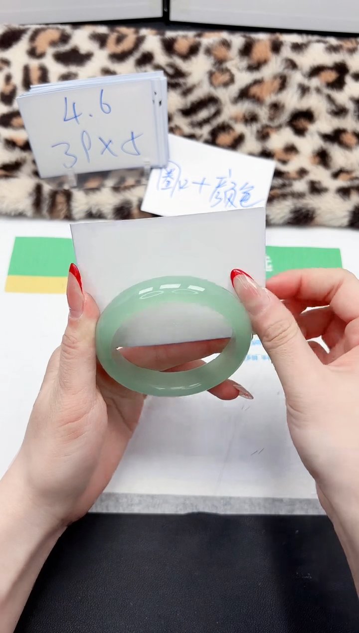 【闪购商品】石英质玉手镯未镶嵌367-62