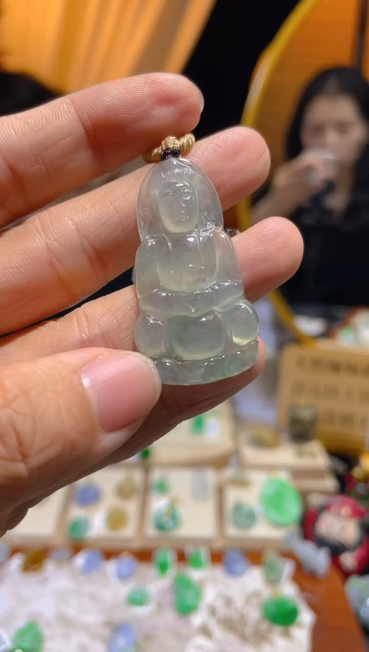 【闪购商品】翡翠颈饰未镶嵌假一赔三