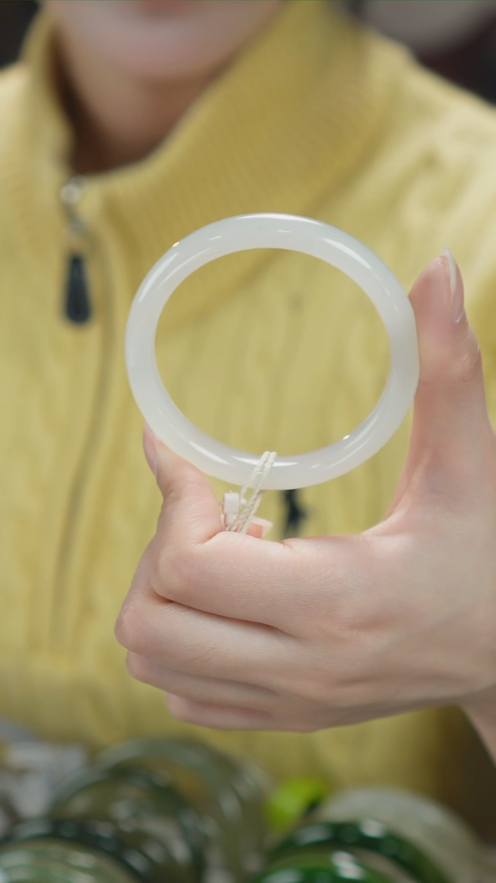 【闪购商品】和田玉手镯未镶嵌35和田玉手镯拍一发一53