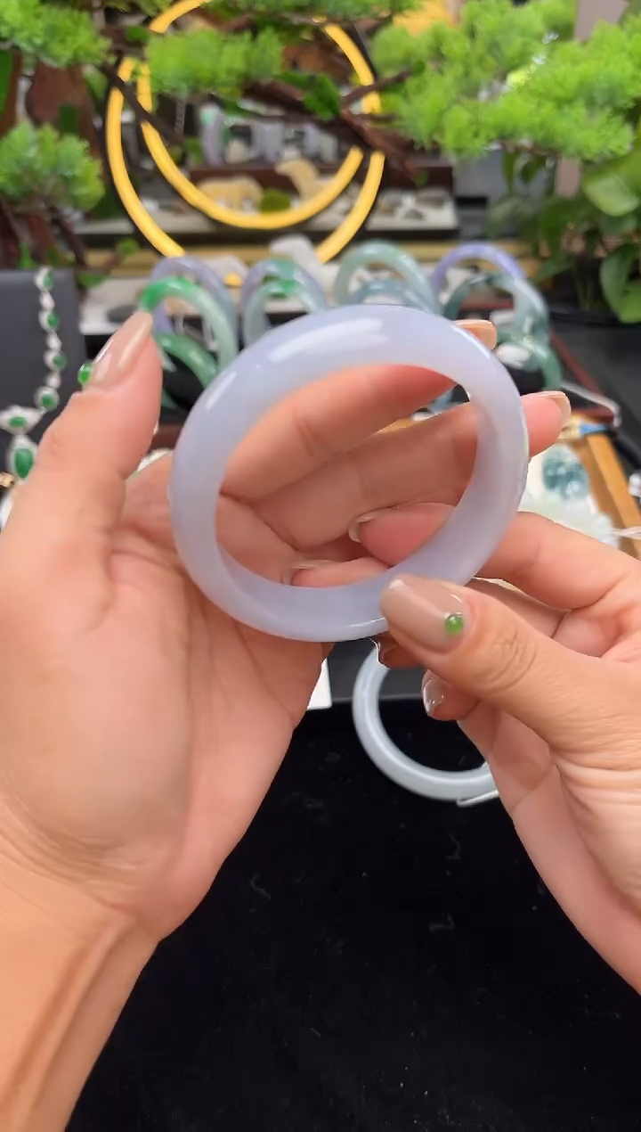 未镶嵌手镯翡翠手镯