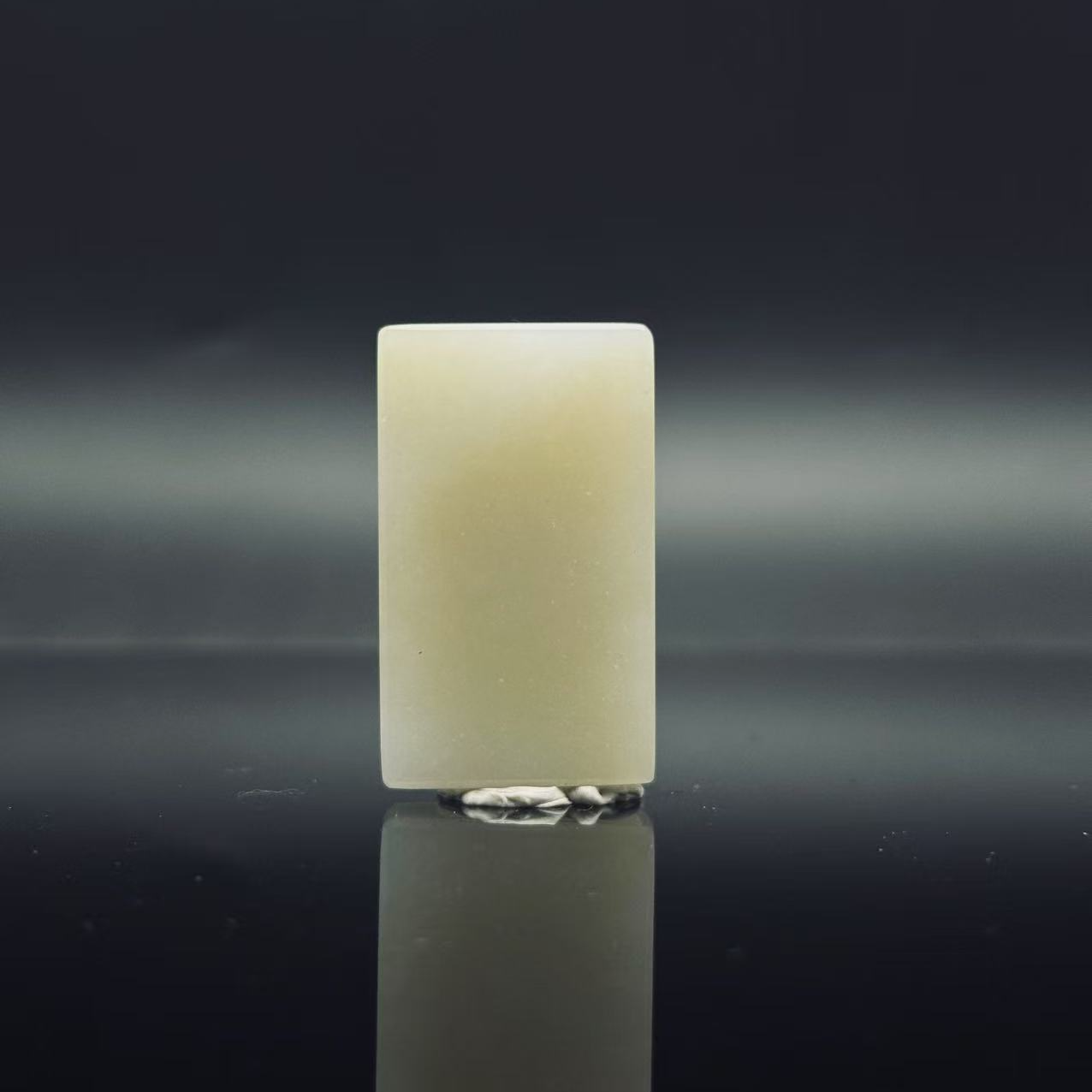 和田玉且末糖白无事牌吊坠5182