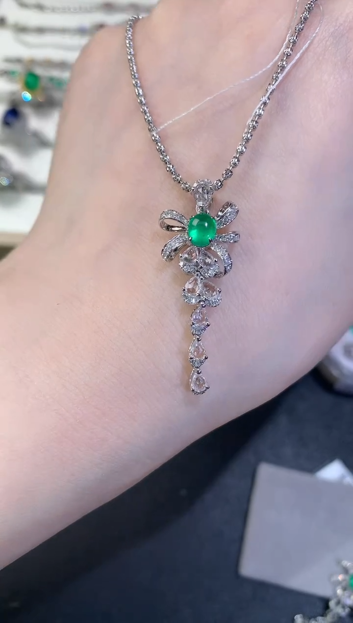 【闪购商品】祖母绿吊坠（不含链）18K金镶嵌Z137|5500