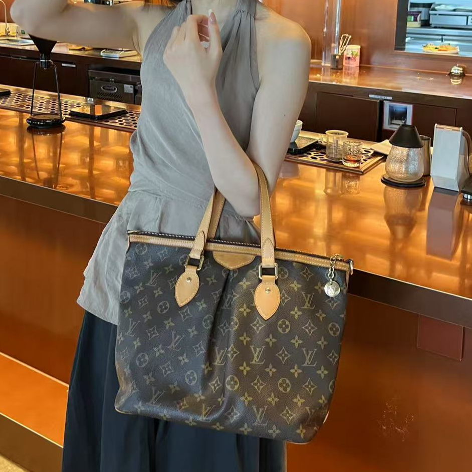 95新 LouisVuitton/路易威登 16305467 LV派拉蒙小号 30*27 