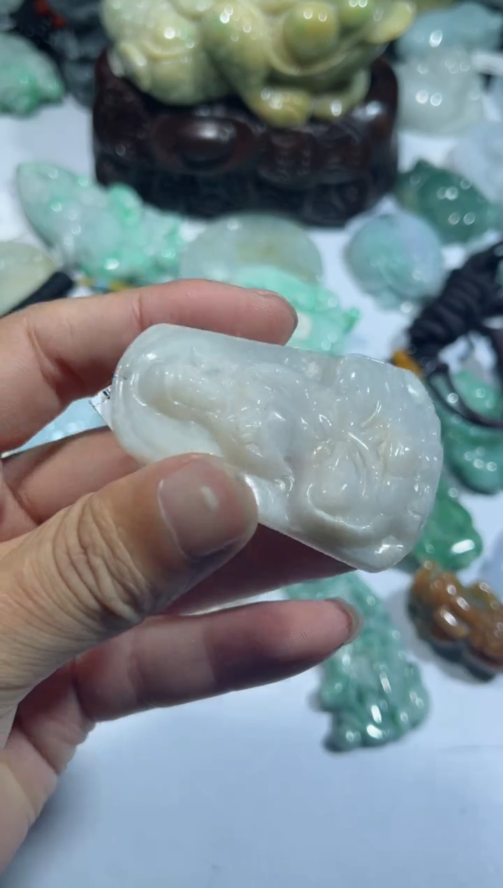 【闪购商品】翡翠颈饰未镶嵌00010466