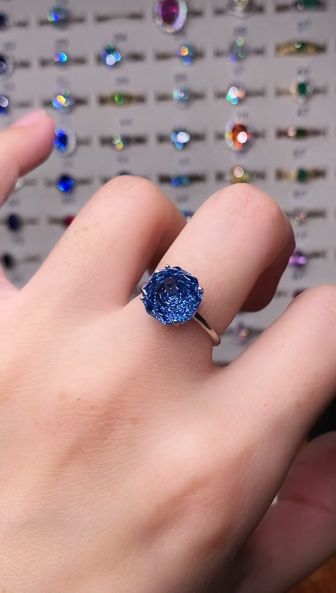 10克拉蓝宝石（处理）欧美风戒指