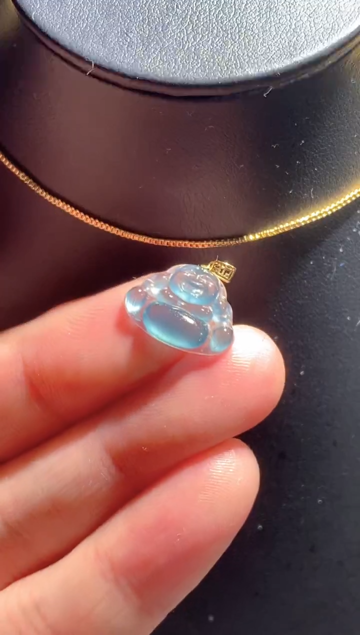 颈饰18K金镶嵌翡翠   