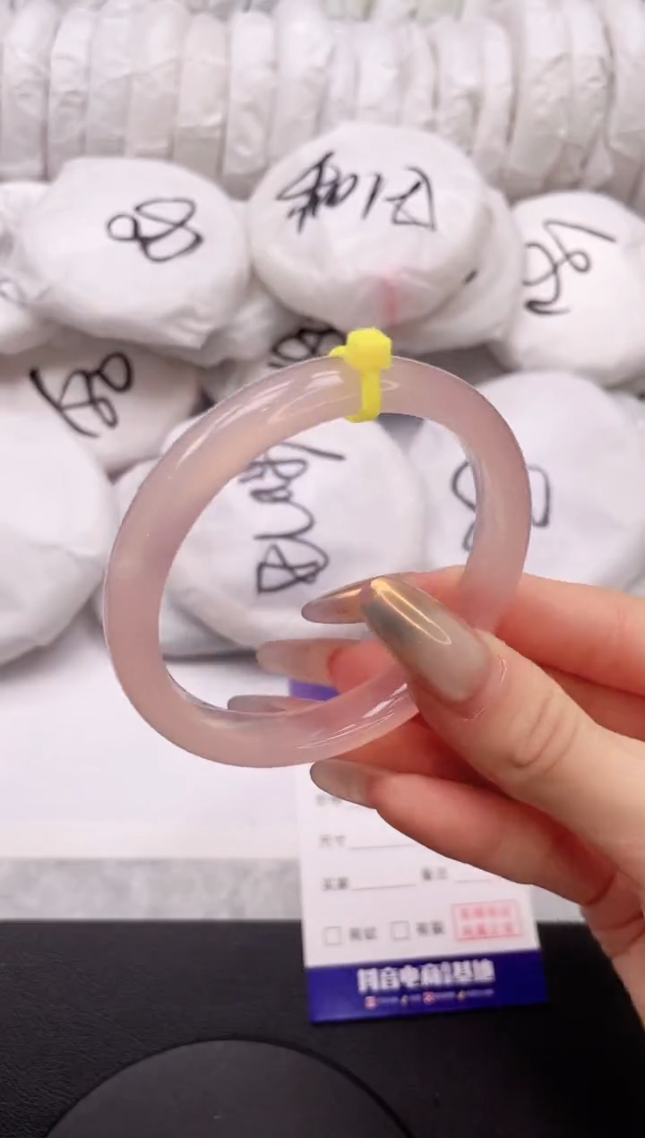 【闪购商品】石英质玉手镯未镶嵌1K54-56