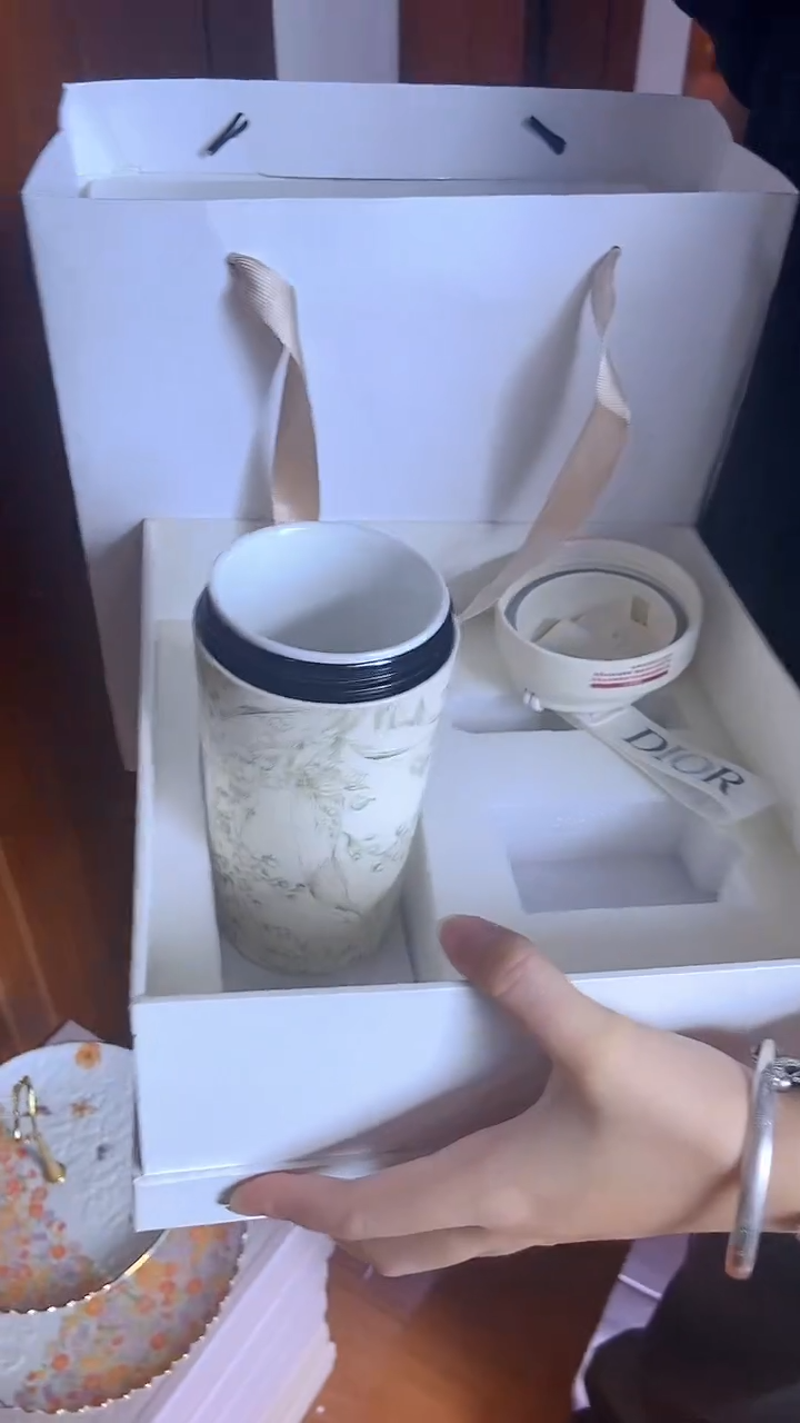 杯鸿辉家品牌瓷器，京东包邮！