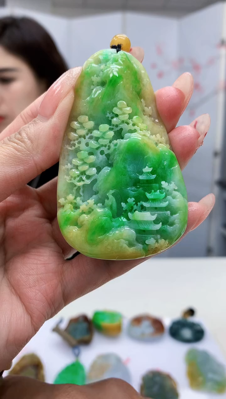 【闪购商品】定制翡翠未镶嵌4829MM-毛货挂件87赠珠链