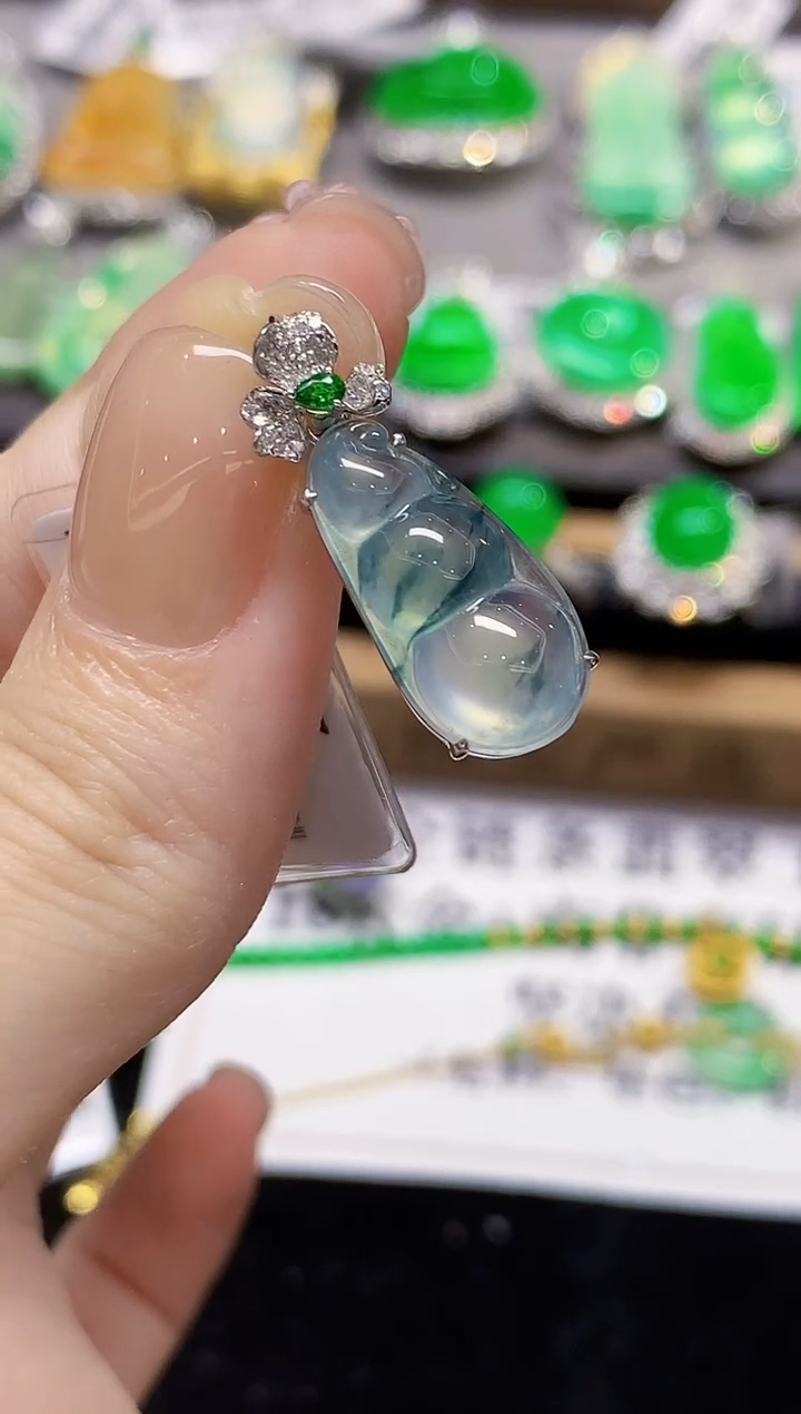 吊坠(不含链)18K金镶嵌翡翠落****橘JS多样性发其一