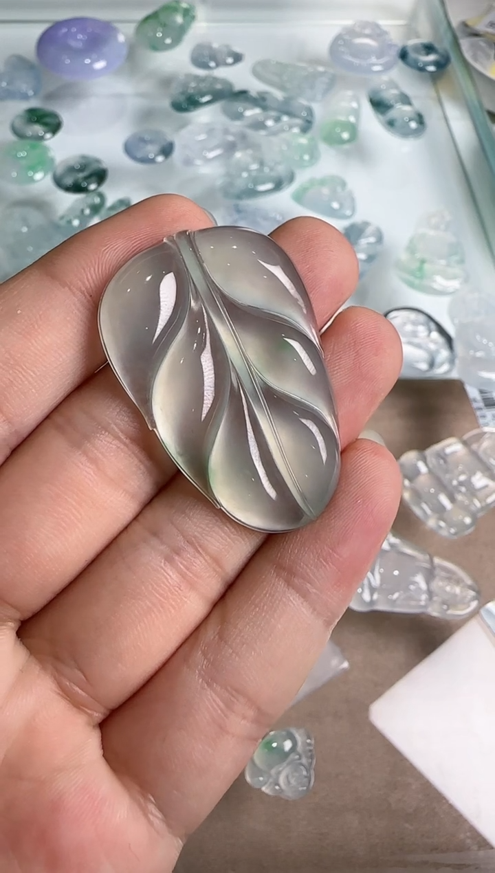 【闪购商品】翡翠吊坠(不含链)未镶嵌..