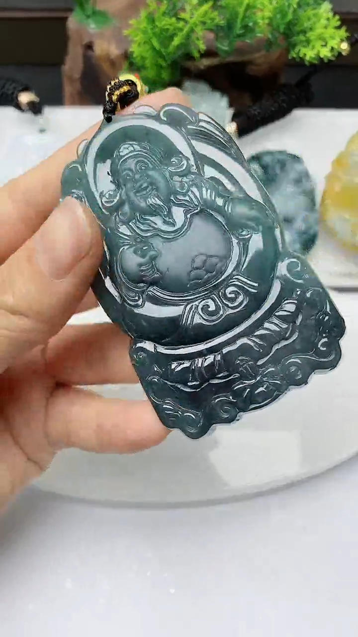 【闪购商品】翡翠颈饰未镶嵌        