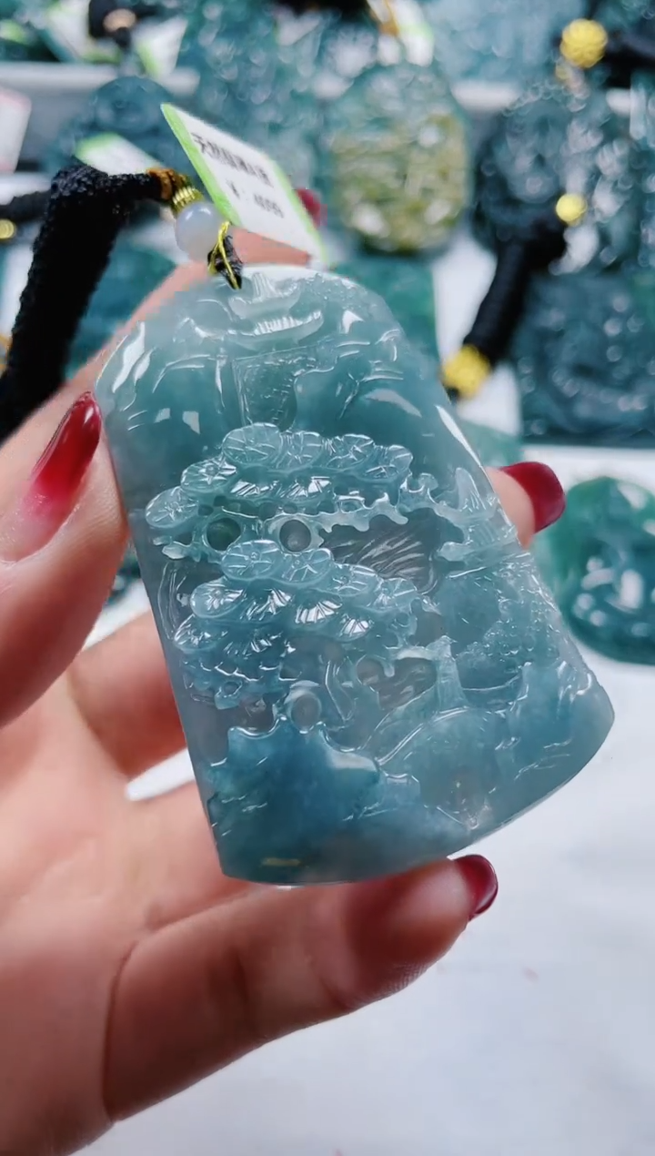 【闪购商品】翡翠颈饰未镶嵌          