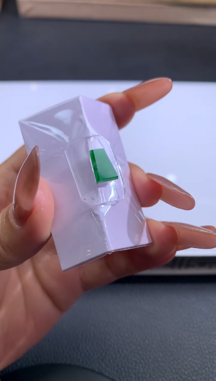 【闪购商品】定制翡翠未镶嵌翡翠