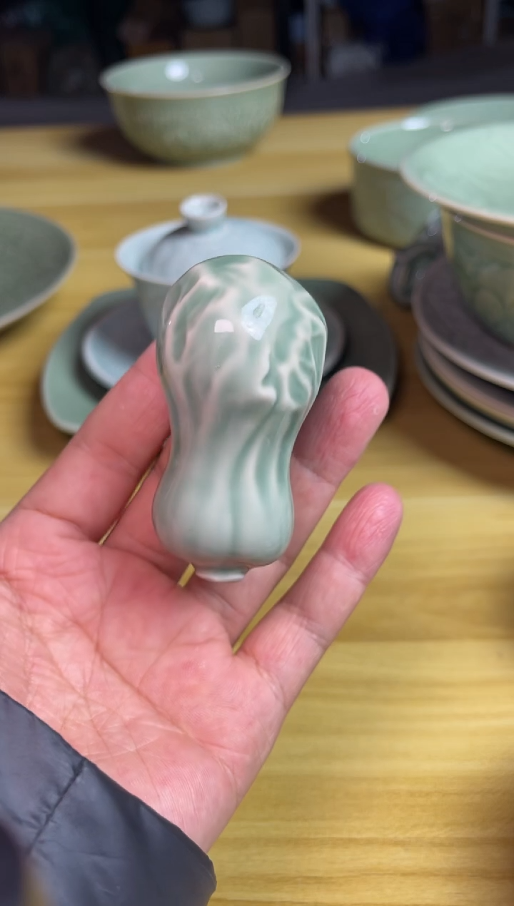 青釉白菜筷子拖1只