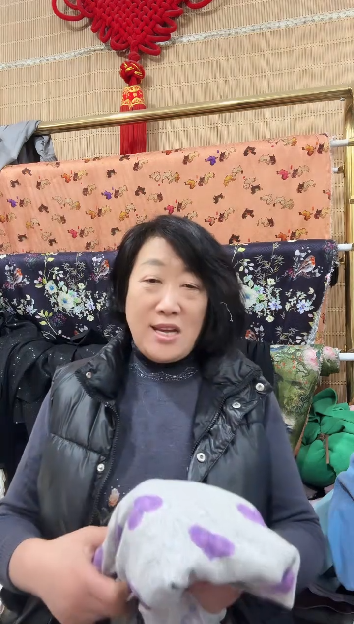 棉线针织灰色爱心款中码开衫裁片1件+一件小码小衫