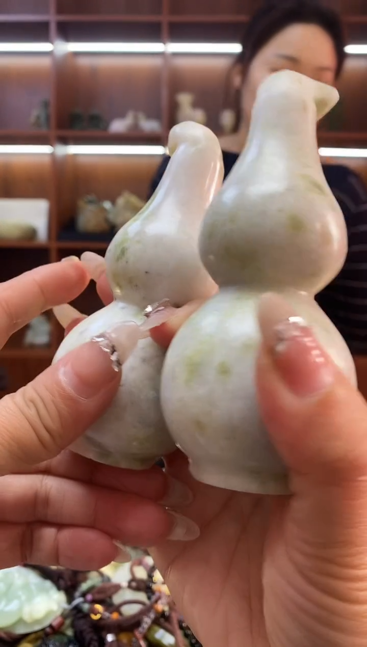 未镶嵌岫玉手把多样性发其一