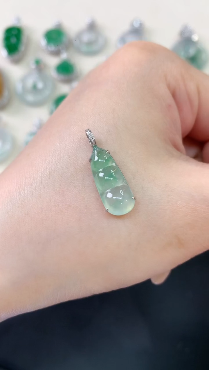 【闪购商品】翡翠吊坠(不含链)18K金镶嵌A325|1680